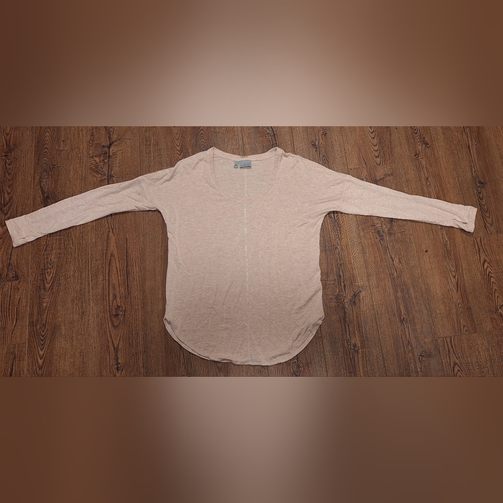 Athleta Light Beige Long Sleeve Top. ☆Size Medium☆